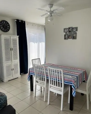 Дом отдыха Dans De Vacances, 3 Chambres, Piscines, Jacuzzi, Au Bord Du Паранти-ан-Борн
