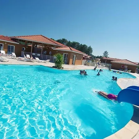 Дом отдыха Dans De Vacances, 3 Chambres, Piscines, Jacuzzi, Au Bord Du *