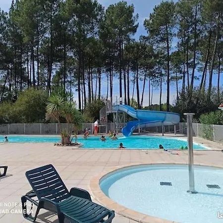 Дом отдыха Dans De Vacances, 3 Chambres, Piscines, Jacuzzi, Au Bord Du *
