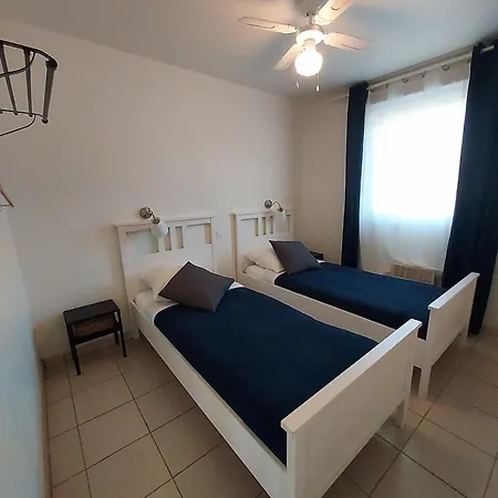 Дом отдыха Dans De Vacances, 3 Chambres, Piscines, Jacuzzi, Au Bord Du Паранти-ан-Борн