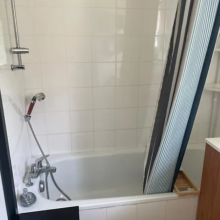 Dans De Vacances, 3 Chambres, Piscines, Jacuzzi, Au Bord Du *